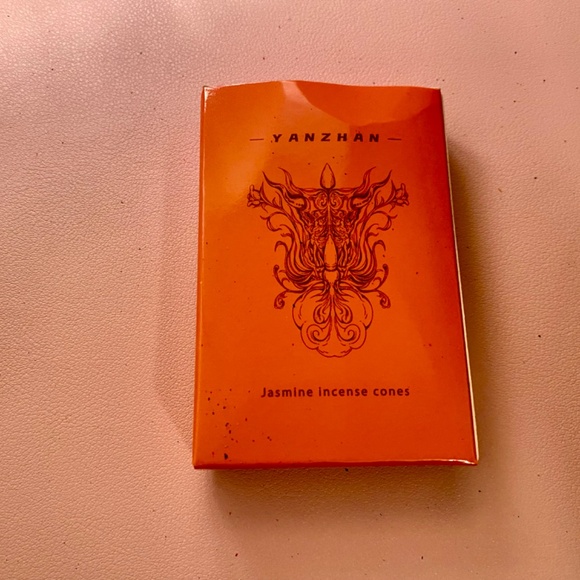 8 Piece Back Flow Incense Cones - Picture 5 of 10